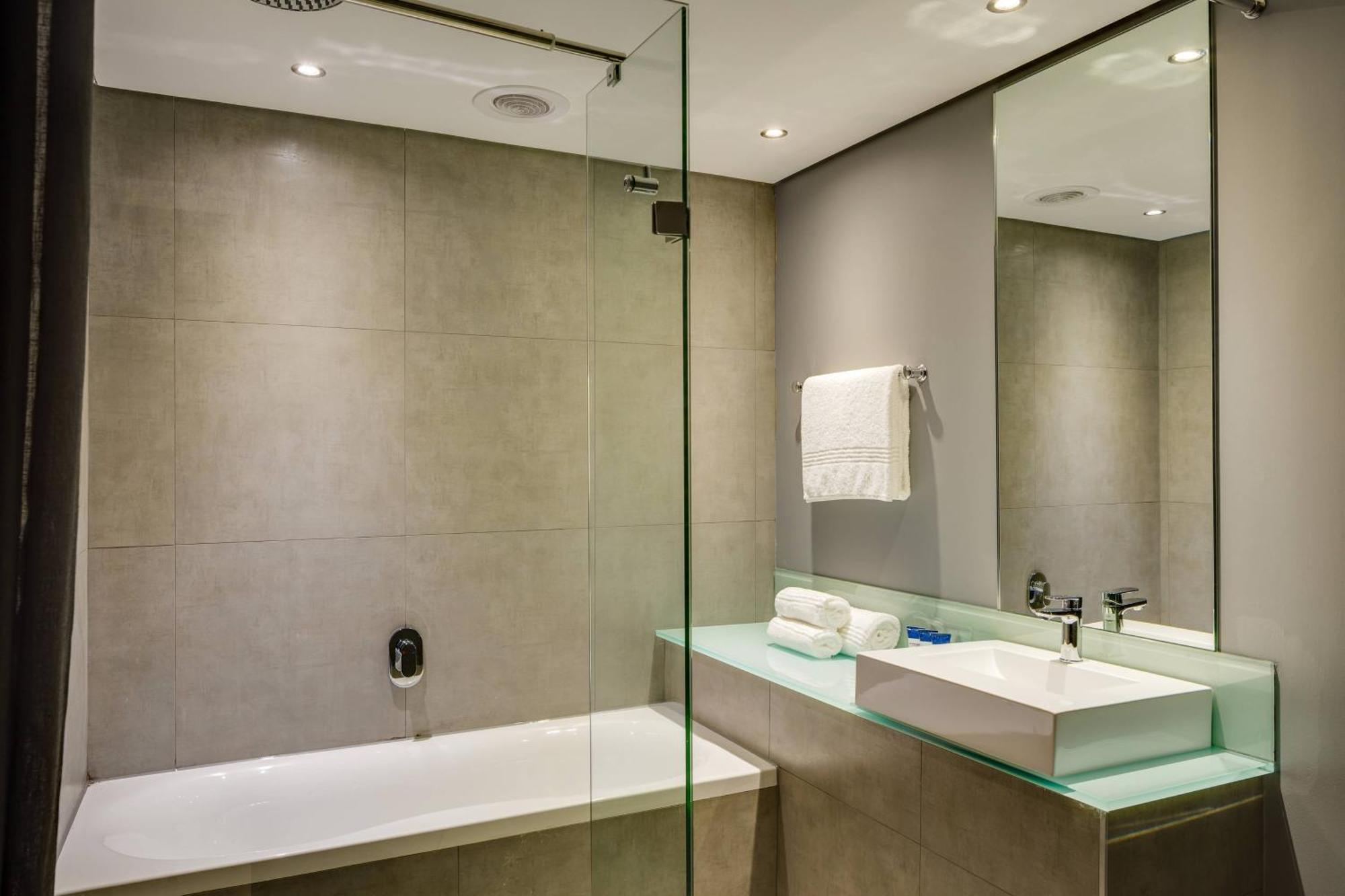 Protea Hotel Fire & Ice! By Marriott Pretoria Menlyn المظهر الخارجي الصورة