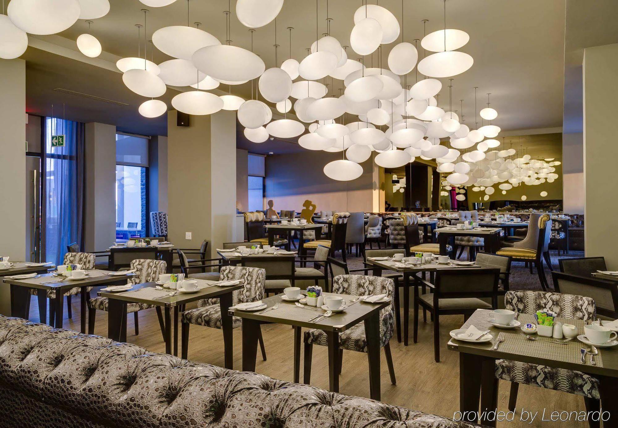 Protea Hotel Fire & Ice! By Marriott Pretoria Menlyn المظهر الخارجي الصورة